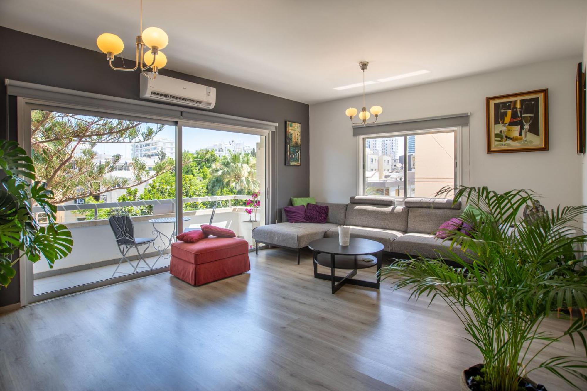 Neapolis Residence Spacious Quiet Near Beach Лимасол Екстериор снимка