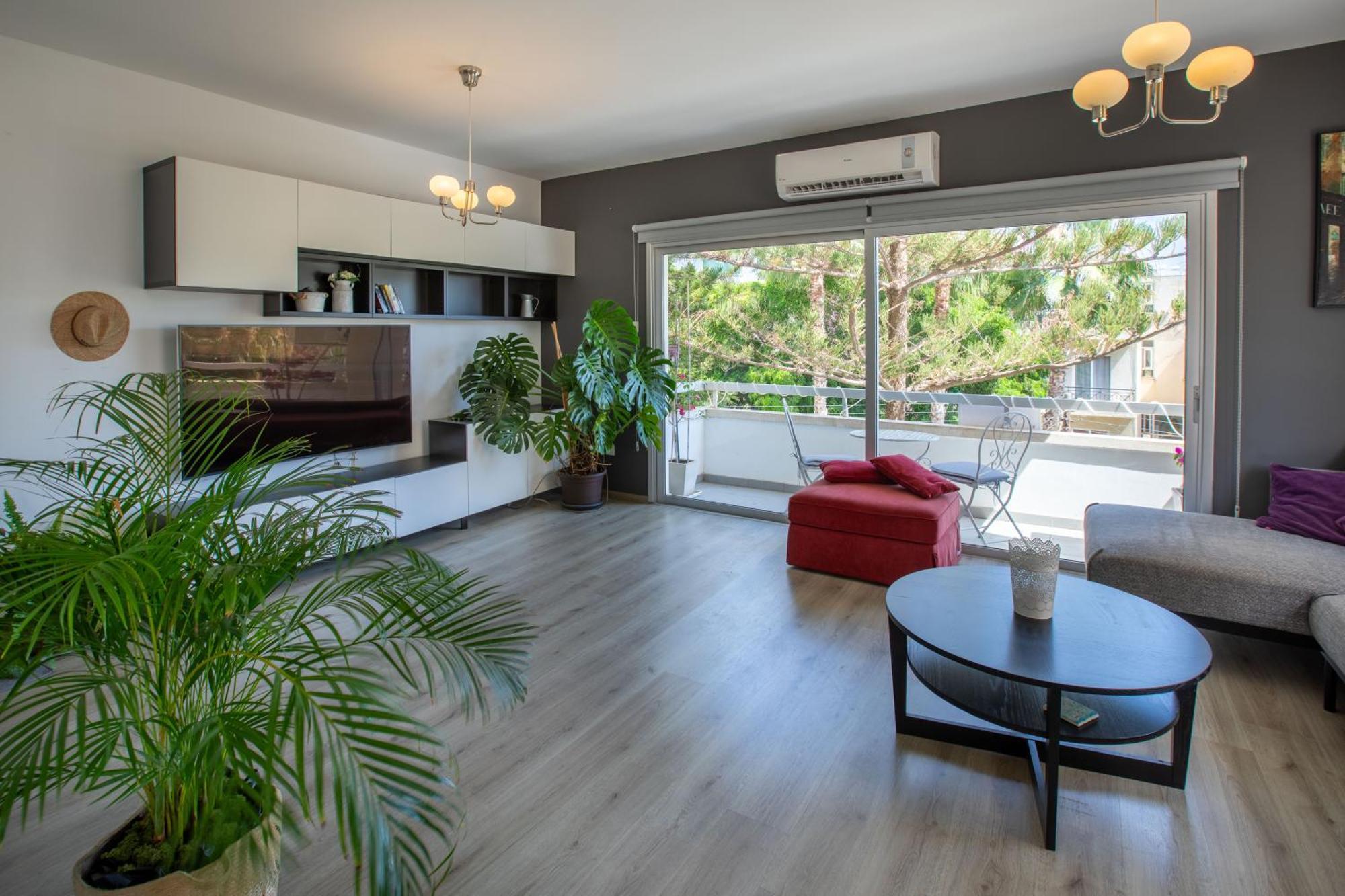 Neapolis Residence Spacious Quiet Near Beach Лимасол Екстериор снимка