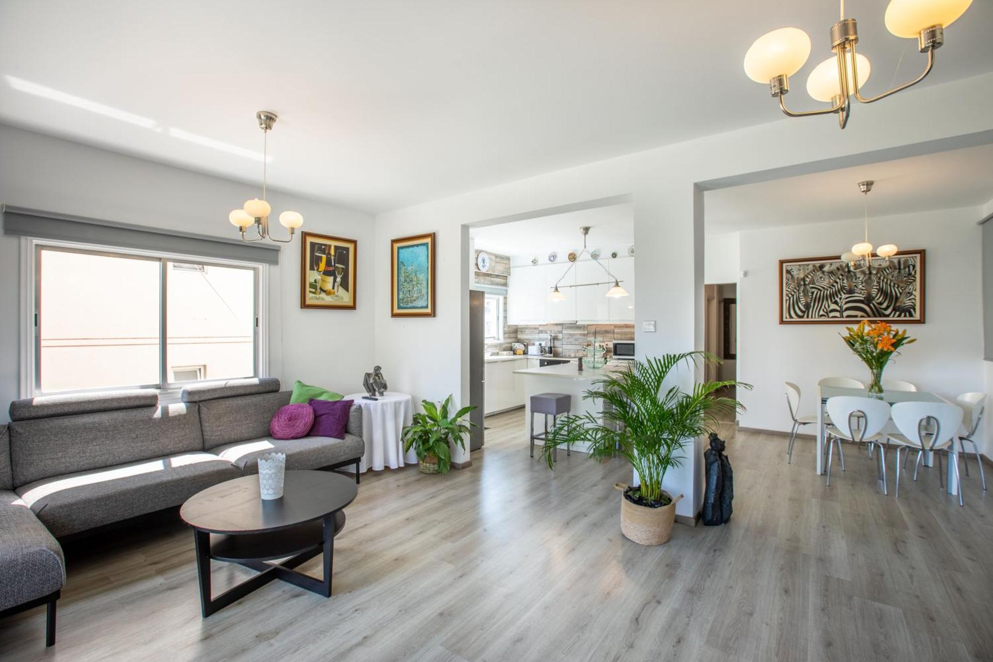 Neapolis Residence Spacious Quiet Near Beach Лимасол Екстериор снимка